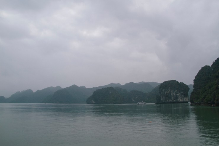 rachel-walker-portrait-photography-travel-asia-vietnam-037