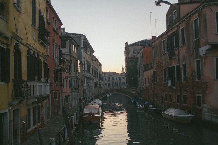 rachel-walker-portrait-photography-travel-europe-italy-venice-52